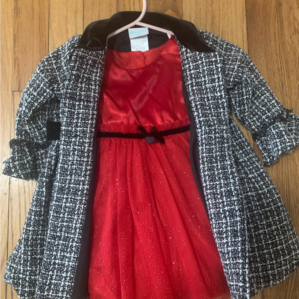 Bundle of baby girl dresses from 6-9month to 18-24 months. Selling all together.